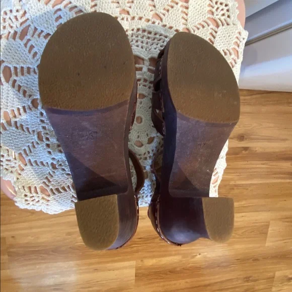 ❤️ HOST PICK ❤️ SWEDISH HASBEENS oxblood T-Strap clog heels 37 - Picture 8 of 16